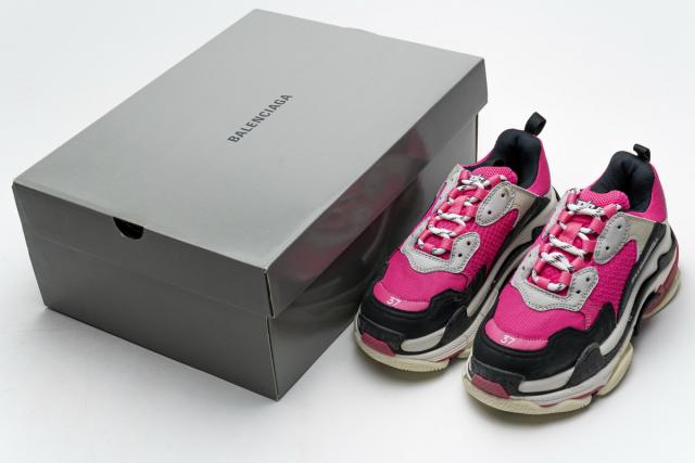B Triple S Pink 541624 W09E1 1708