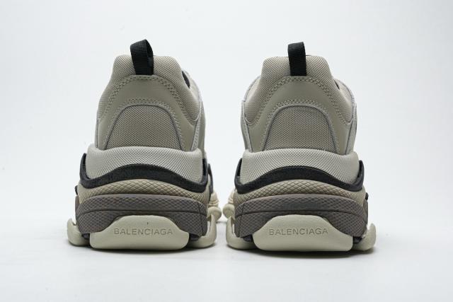 B Triple S Silvery 584088 W09O1 1900