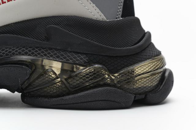 B Triple S Black Silver 541624 W09E1 7320