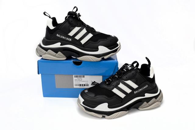 A  x B Triple S Black And White 712764 W2ZB2 1090