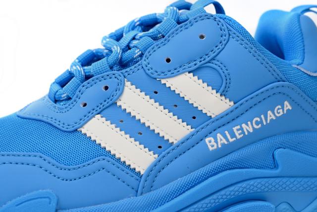 A  x B Triple S Blue White 712821W2ZB24090
