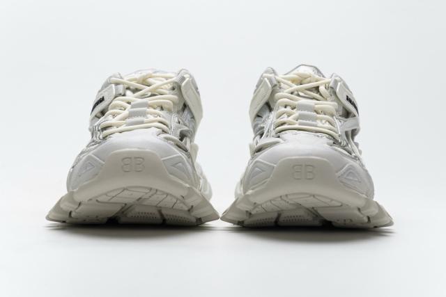B Track.2 Sneaker White 570391 W2GN2 9000