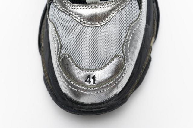 B Triple S Black Silver 541624 W09E1 7320