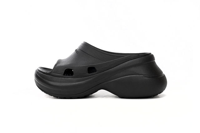B x Crocs Pool Slide Sandals Black 677386W1S8E1000