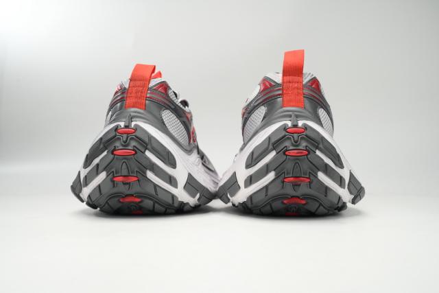 B Cargo White Gray Red 784342 W2MV2 9645