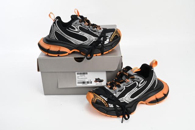 B 3XL Sneaker in All Black Orange 734731W3XL31178