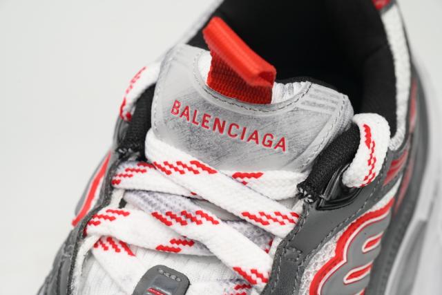 B Cargo White Gray Red 784342 W2MV2 9645