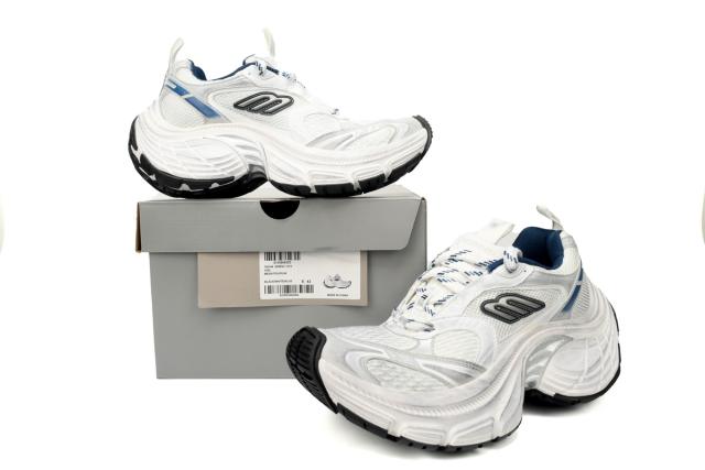 B Cargo White, Black and Blue 784342 W2MV2 1219