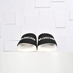 27968656 three-dimensional letter slippers 2 colors