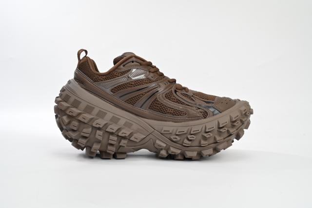 B Defender Black Brown 685611W3RBS2408