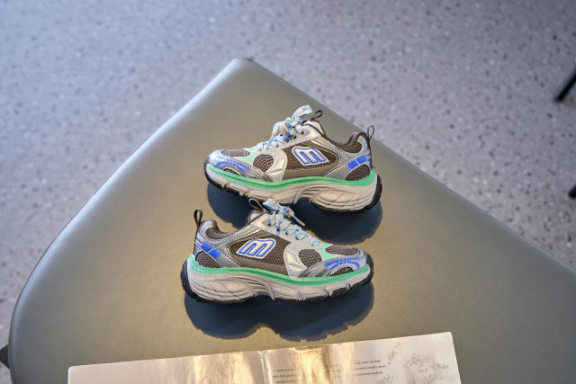 Retro Thick Sole Non-slip Tire Shoes sneakers for Kids 6 colors
