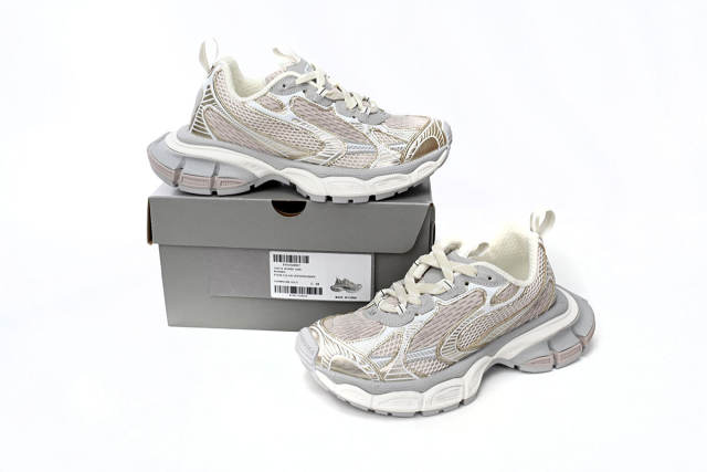 B 3XL Sneaker in 0ff-White - 734734W3XL49191