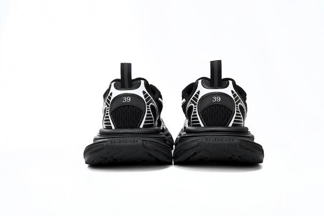 B 3XL Sneaker in Black - 734731W3XL11090