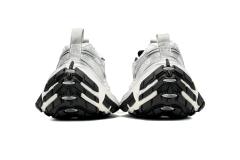 B Cargo White and Black 784342 W2MV2 9110