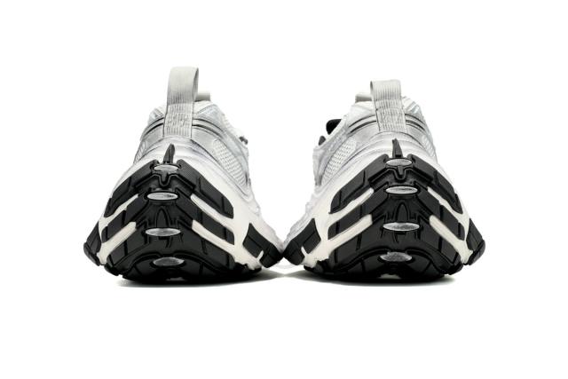 B Cargo White and Black 784342 W2MV2 9110