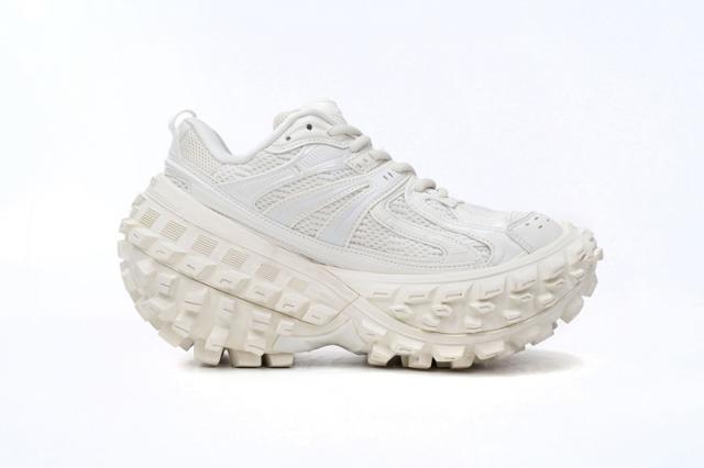 B Defender All White 685611W1RB31201
