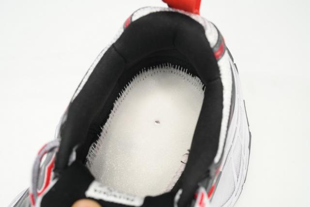 B Cargo White Gray Red 784342 W2MV2 9645