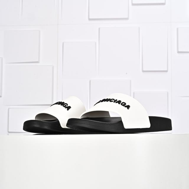 27968656 three-dimensional letter slippers 2 colors