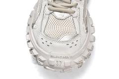 B Defender Beige 685613W2RA69700