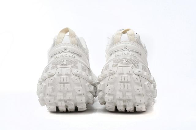 B Defender Light Beige 685613W2RAA9110