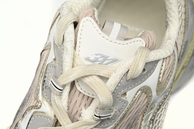 B 3XL Sneaker in Pagne 734731W3XL79191