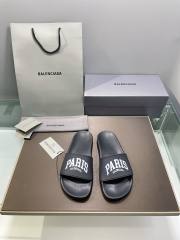 Foam capital letter print slippers