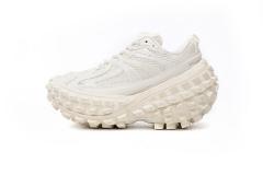 B Defender All White 685611W1RB31201