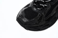 B 3XL Sneaker in All Black - 734733W2RC60203