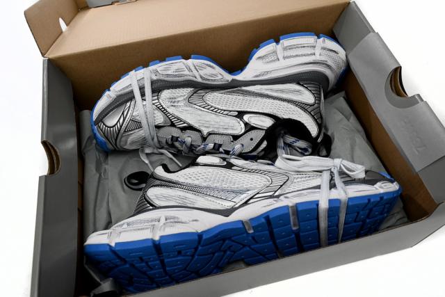 B 3XL Sneaker in Black And White Blue 734734W3RB70226