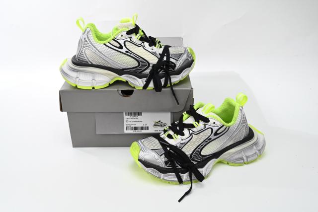 B 3XL Sneaker in Black And White Yellow 734734W3XL69031