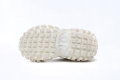 B Defender All White 685611W1RB31201