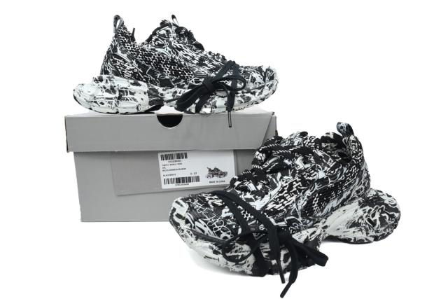 B 3XL Sneaker in Black Graffiti 734731 W3XDC 0236