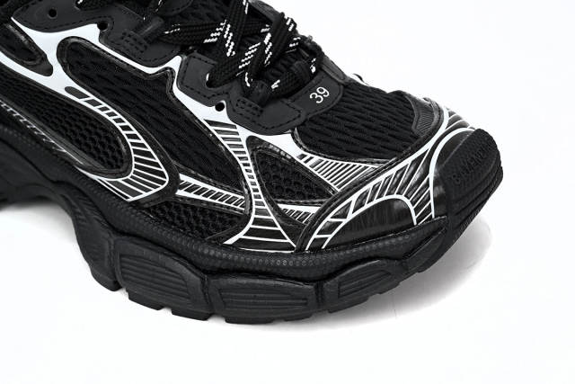 B 3XL Sneaker in Black - 734731W3XL11090