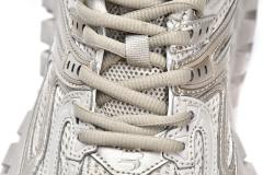 B Defender Beige 685613W2RA69700