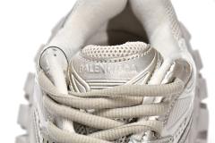 B Defender Beige 685613W2RA69700