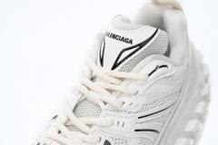B Defender Light Beige 685613W2RAA9110