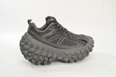 B Defender Black Gray 685611W2RA63000