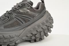 B Defender Black Gray 685611W2RA63000