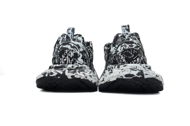 B 3XL Sneaker in Black Graffiti 734731 W3XDC 0236