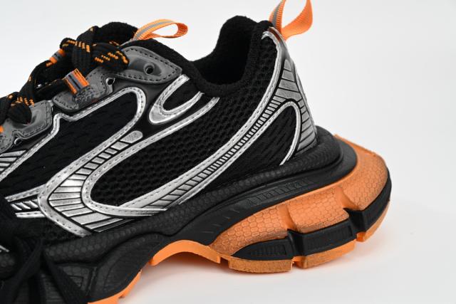 B 3XL Sneaker in All Black Orange 734731W3XL31178