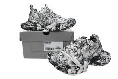B 3XL Sneaker in White Graffiti 734731 W3XDC 0135