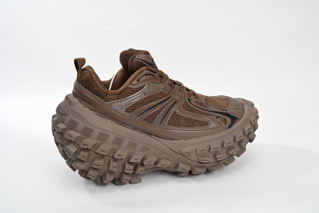 B Defender Black Brown 685611W3RBS2408