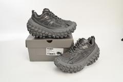 B Defender Black Gray 685611W2RA63000