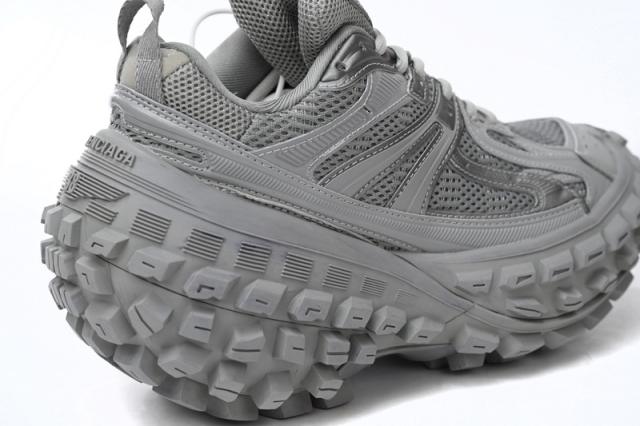B Defender Grey 685613W2RA61200