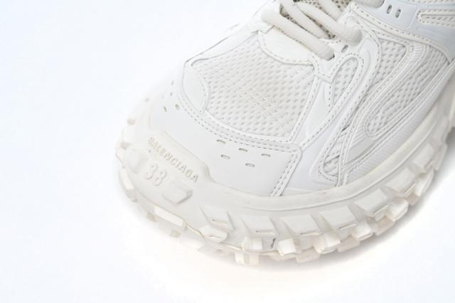 B Defender All White 685611W1RB31201