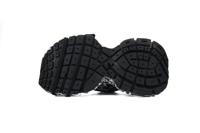 B 3XL Sneaker in Black Graffiti 734731 W3XDC 0236