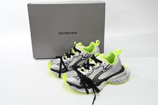 B 3XL Sneaker in Black And White Yellow 734734W3XL69031