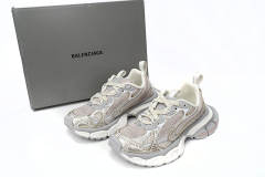 B 3XL Sneaker in 0ff-White - 734734W3XL49191