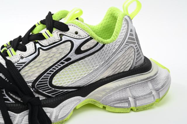 B 3XL Sneaker in Black And White Yellow 734734W3XL69031