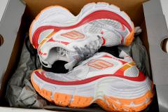 B Cargo White Orange 784342 W2MV2 9670